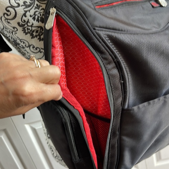 Fisher-Price Fastfinder Deluxe Backpack Diaper Bag - Picture 11 of 14